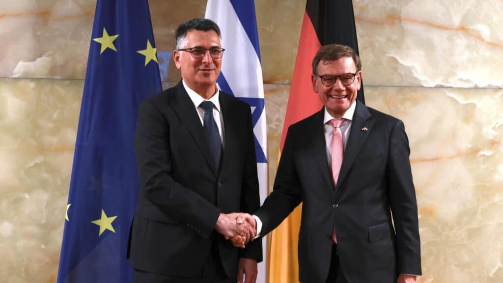 Bei seinem Besuch in Berlin traf der israelische Außenminister Sa'ar (l.) unter anderen seinen deutschen Amtskollegen Wadephul