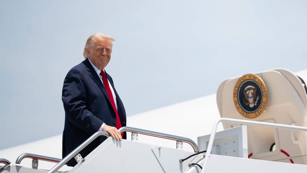 US-Präsident Trump besteigt die Air Force One