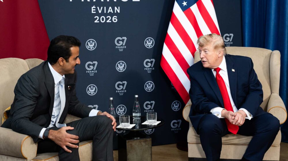 US-Präsident Trump bei einem Treffen mit dem Scheich von Katar während des G7-Gipfels im französischen Évian-les-Bains