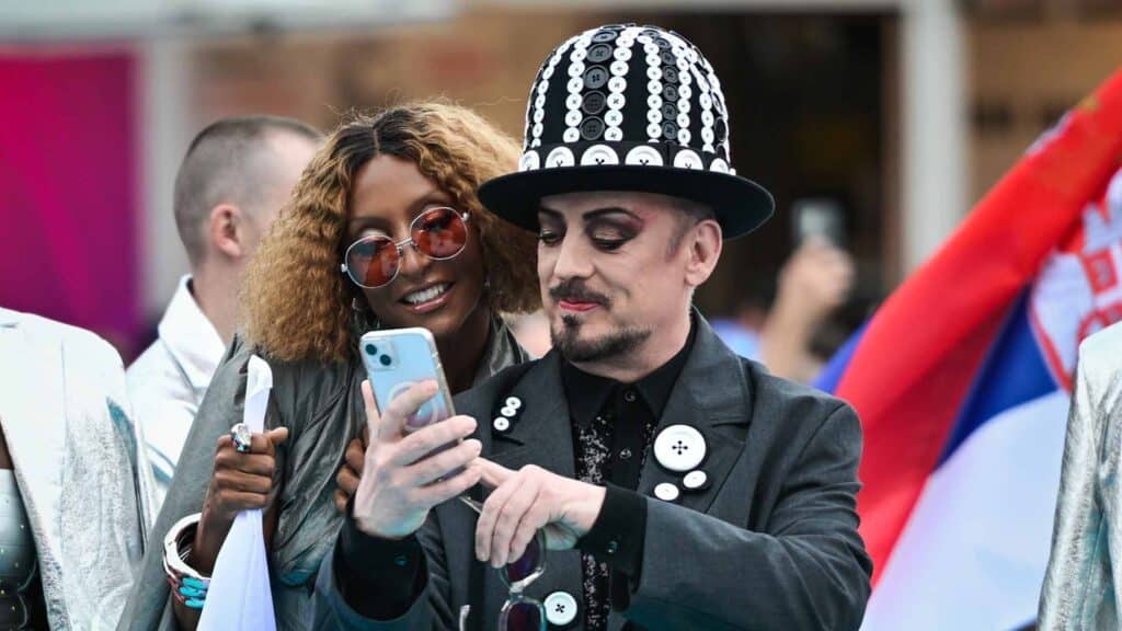 Der britische Sänger Boy George, hier mit Senhit beim ESC, stellt sich künstlerisch an die Seite Israels
