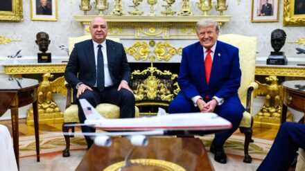 US-Präsident Trump (r.) empfing seinen libanesischen Amtskollegen Aun im Weißen Haus
