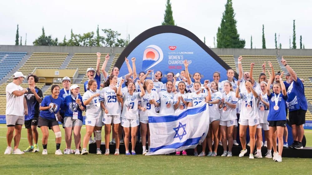 Stolze Siegerinnen: Das israelische Lacrosse-Team fährt mit einer Bronzemedaille von der Weltmeisterschaft in Japan nach Hause
