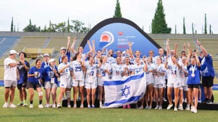 Stolze Siegerinnen: Das israelische Lacrosse-Team fährt mit einer Bronzemedaille von der Weltmeisterschaft in Japan nach Hause
