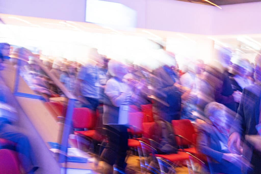 Israelkongress_Tanzende Menschen